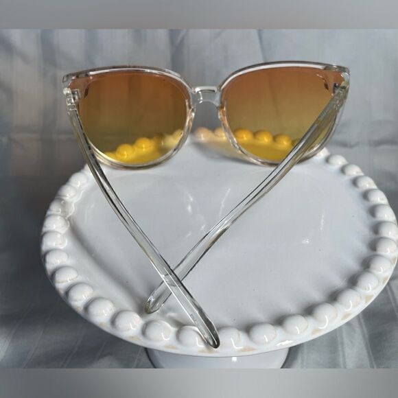 🔥❤️🔥 2 Oversized Retro Pairs of Sunglasses Tinted Lenses Photos Included… - Picture 5 of 12